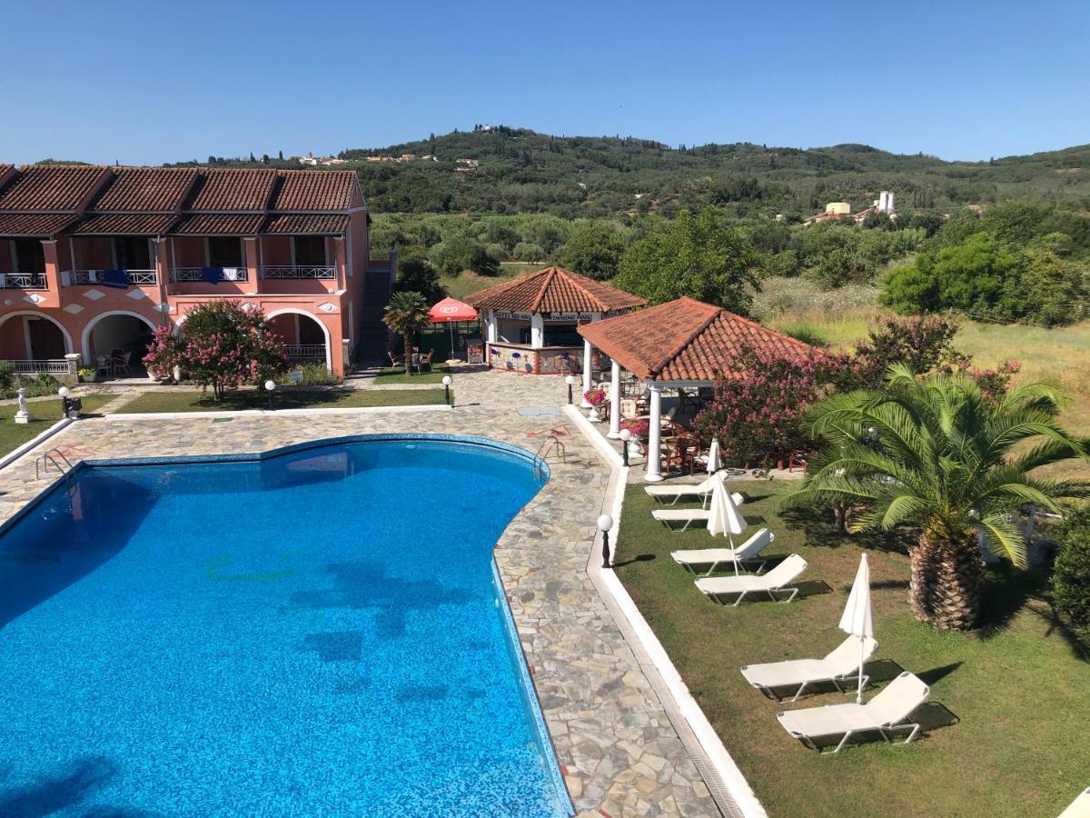 Regina Nina Hotel Vasilatika  Ngoại thất bức ảnh