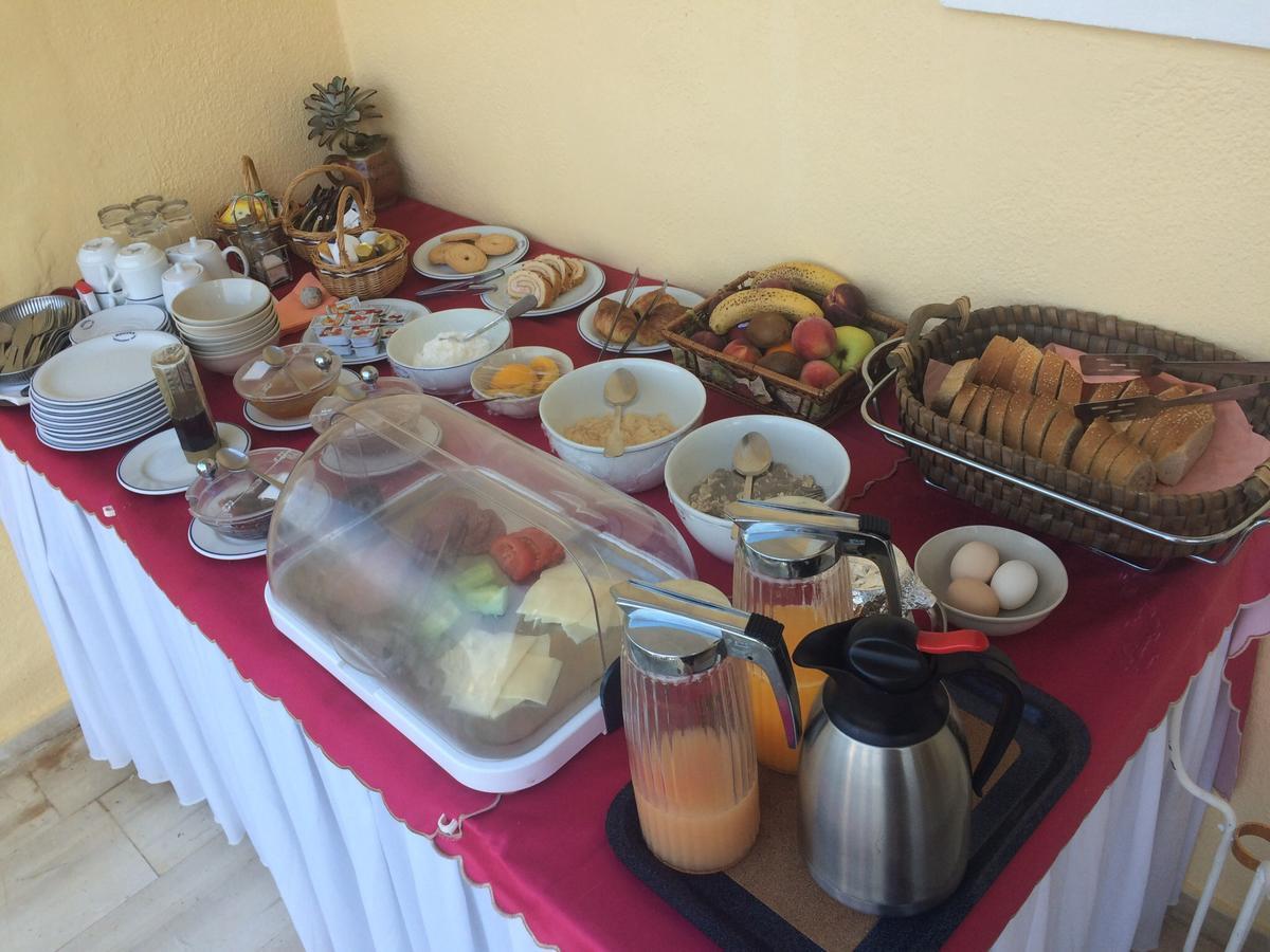 Regina Nina Hotel Vasilatika  Ngoại thất bức ảnh