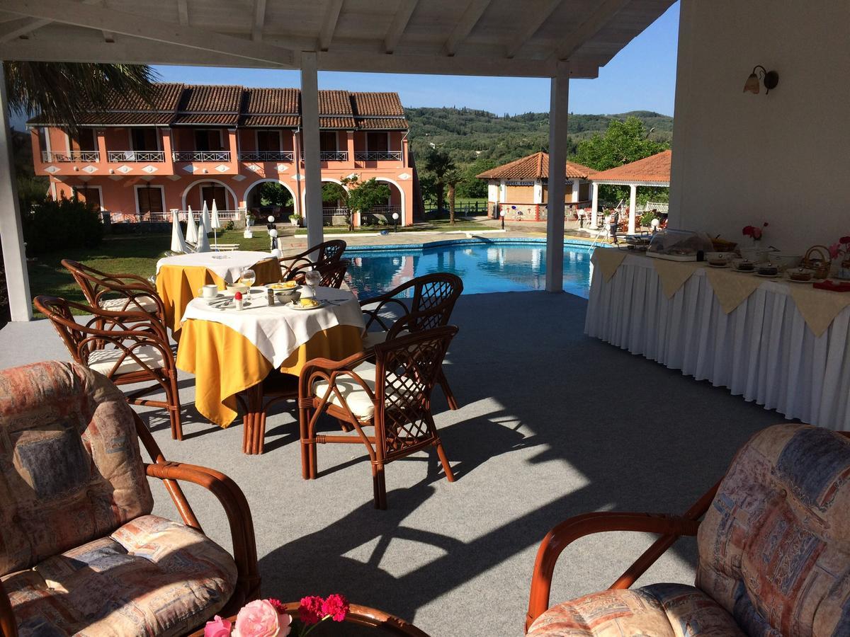Regina Nina Hotel Vasilatika  Ngoại thất bức ảnh