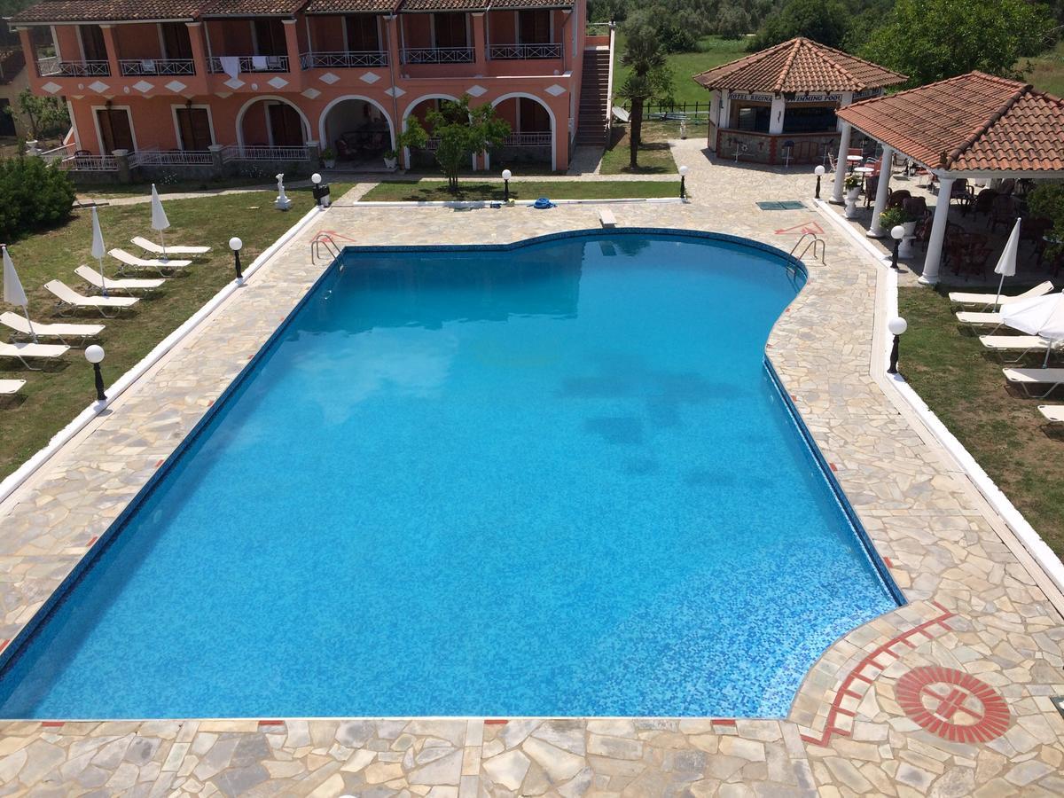 Regina Nina Hotel Vasilatika  Ngoại thất bức ảnh