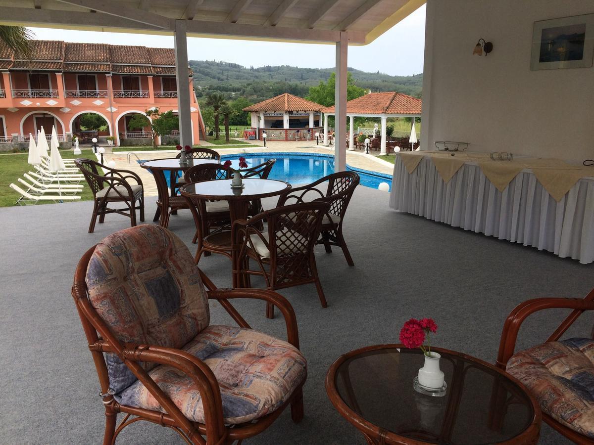 Regina Nina Hotel Vasilatika  Ngoại thất bức ảnh
