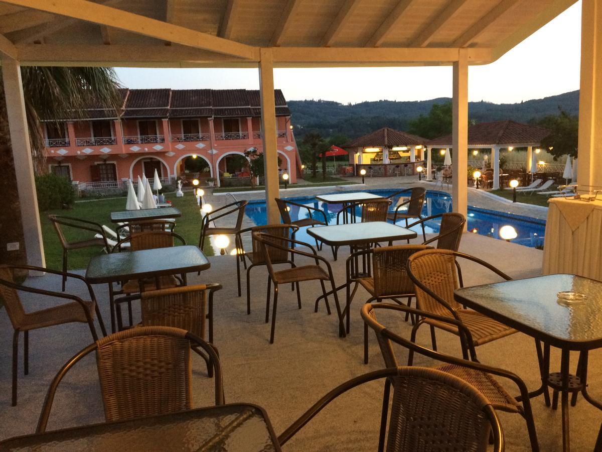 Regina Nina Hotel Vasilatika  Ngoại thất bức ảnh