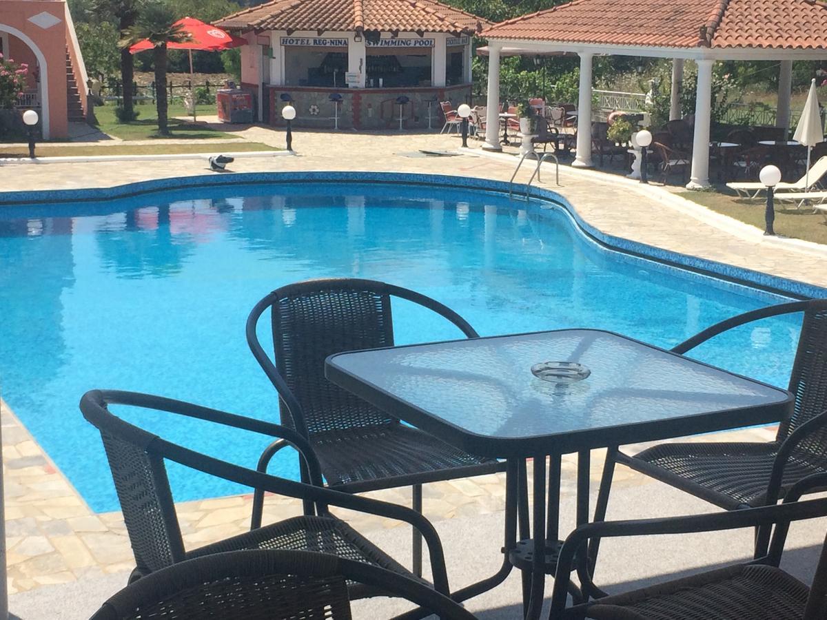 Regina Nina Hotel Vasilatika  Ngoại thất bức ảnh